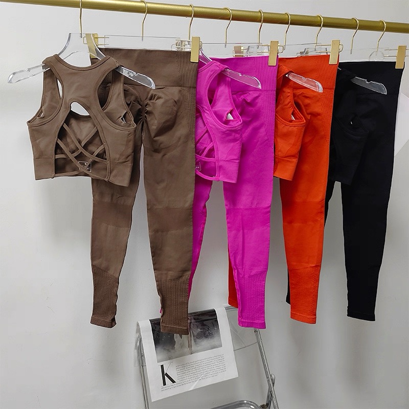 Pilates In Yoga Pants - Bra Fitness Desain Punggung Seksi untuk